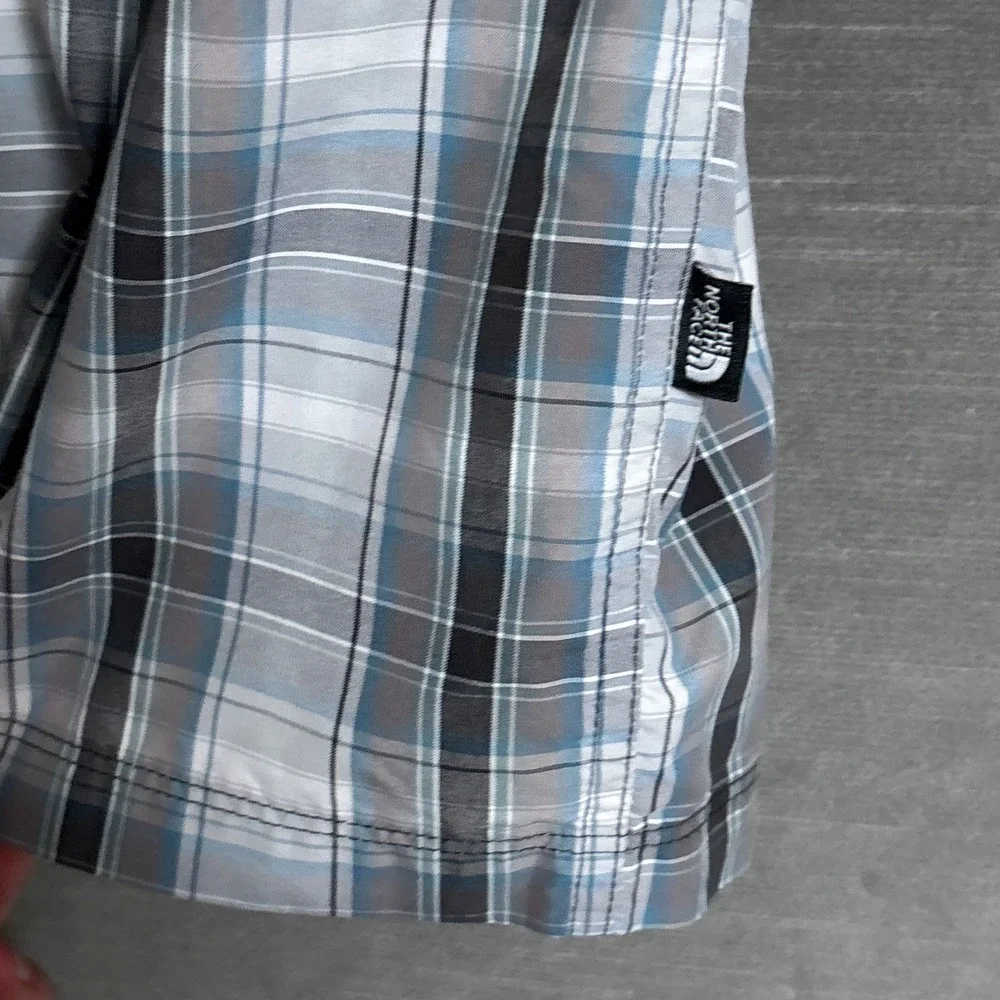 North Face‎ Shirt L Gray Plaid Button Up Short Sleeve Outdoor Hiking Camping